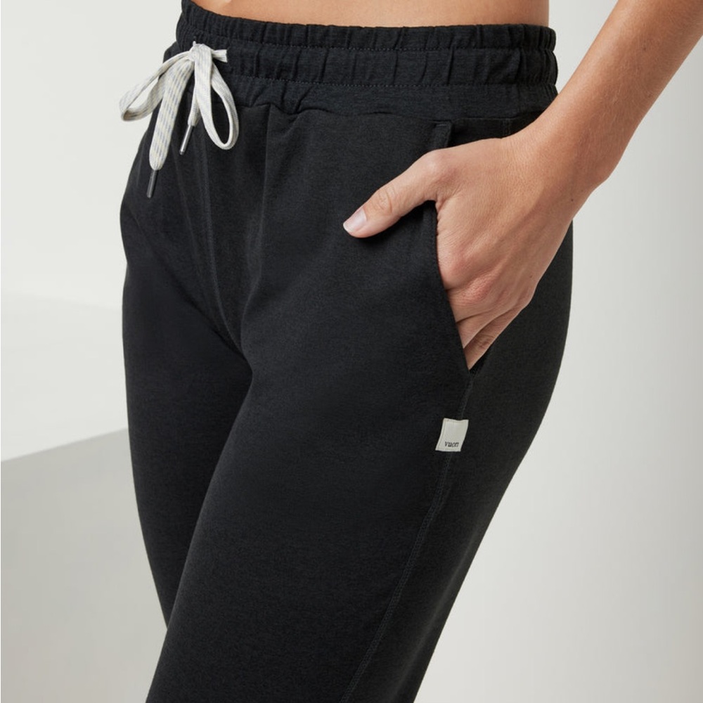 Vuori Women’s Performance Jogger Black Heather - Picture 5 of 8